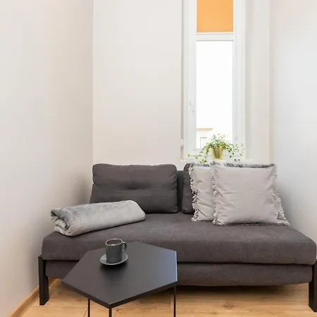 Rivoli Near The & Pier By Renters Apartment