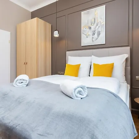 Apartment Rivoli Near The & Pier By Renters