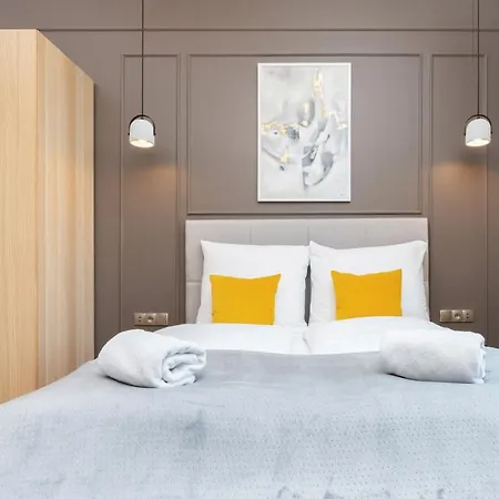 Rivoli Near The & Pier By Renters * Sopot