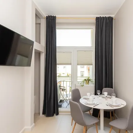 Rivoli Near The & Pier By Renters