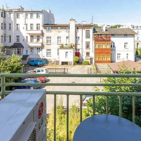 Rivoli Near The & Pier By Renters * Sopot