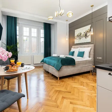 Rivoli Near The & Pier By Renters Apartment *