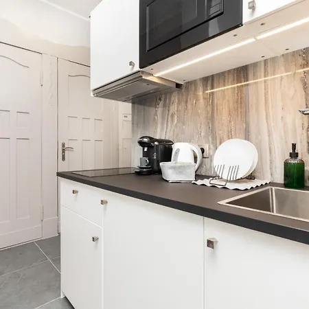 Rivoli Near The & Pier By Renters * Sopot