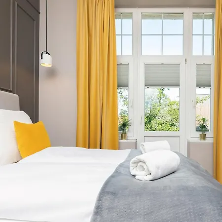 Rivoli Near The & Pier By Renters Apartment *