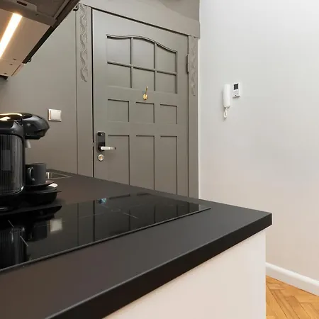 Rivoli Near The & Pier By Renters Apartment *
