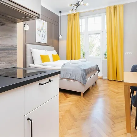 Apartment Rivoli Near The & Pier By Renters