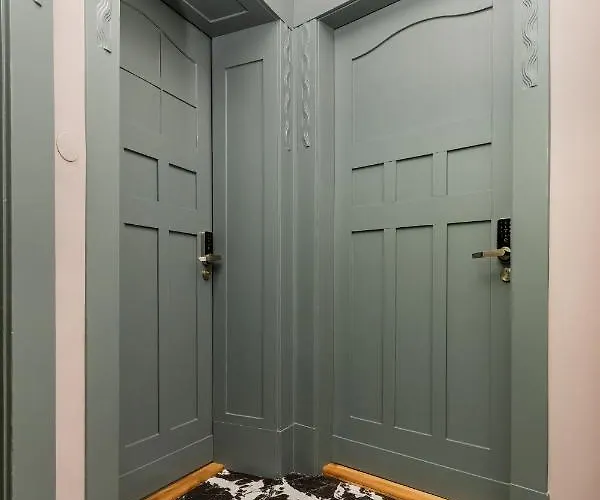 Rivoli Near The & Pier By Renters * Sopot