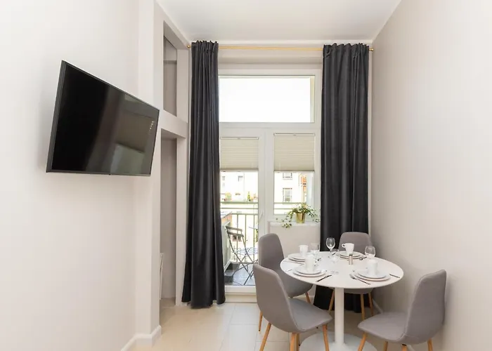 Rivoli Near The & Pier By Renters