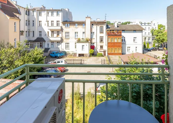 Rivoli Near The & Pier By Renters * Sopot