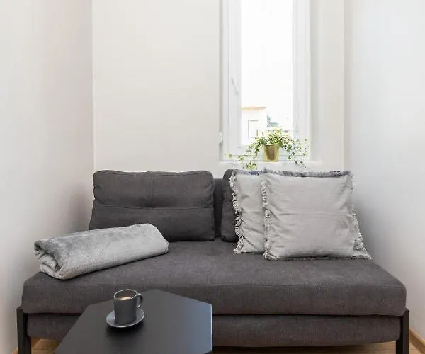 Rivoli Near The & Pier By Renters * Sopot