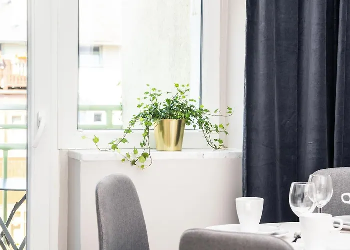 Rivoli Near The & Pier By Renters Sopot