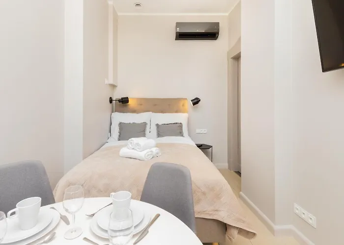 Rivoli Near The & Pier By Renters * Sopot