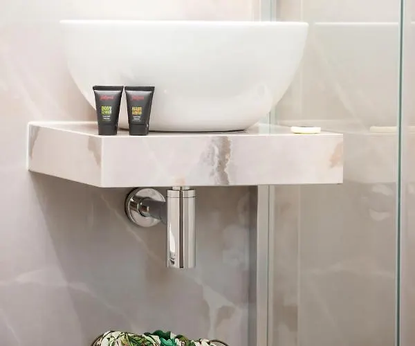 Rivoli Near The & Pier By Renters